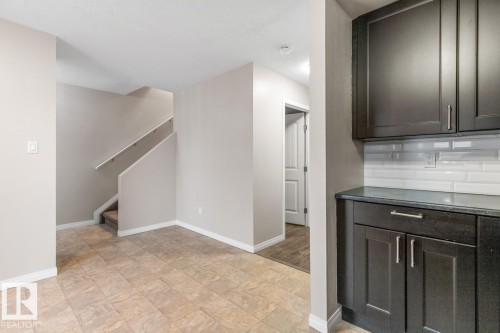 5346 38A Avenue, Edmonton, AB - Indoor