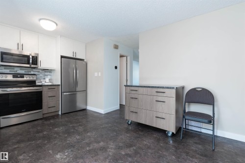 14911 29 Street, Edmonton, AB - Indoor Photo Showing Kitchen With Stainless Steel Kitchen