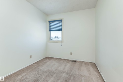 14911 29 Street, Edmonton, AB - Indoor Photo Showing Other Room