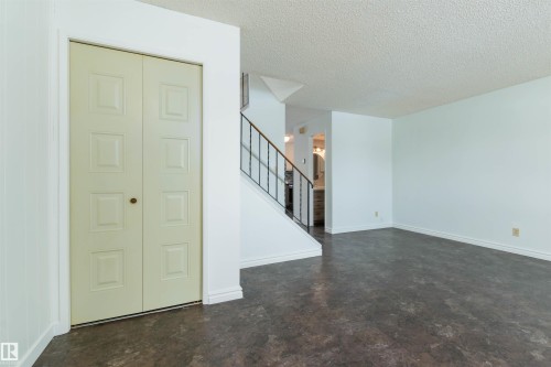 14911 29 Street, Edmonton, AB - Indoor Photo Showing Other Room