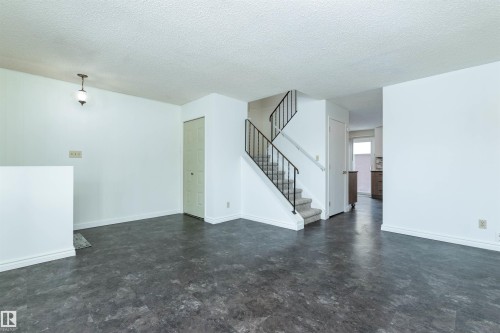 14911 29 Street, Edmonton, AB - Indoor Photo Showing Other Room