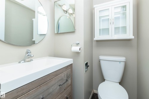 14911 29 Street, Edmonton, AB - Indoor Photo Showing Bathroom