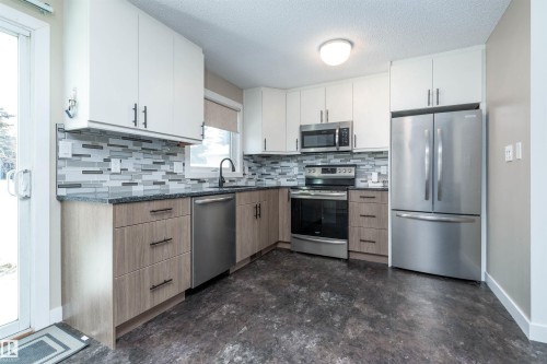 14911 29 Street, Edmonton, AB - Indoor Photo Showing Kitchen With Stainless Steel Kitchen