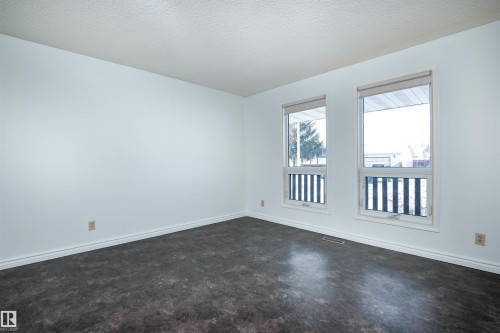 14911 29 Street, Edmonton, AB - Indoor Photo Showing Other Room