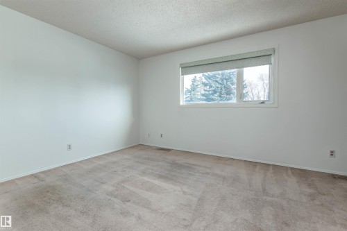 14911 29 Street, Edmonton, AB - Indoor Photo Showing Other Room