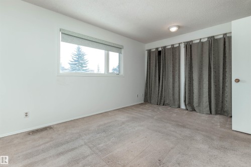 14911 29 Street, Edmonton, AB - Indoor Photo Showing Other Room