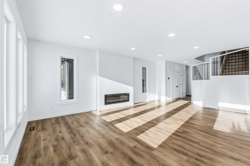 2211 4 Avenue, Edmonton, AB - Indoor With Fireplace