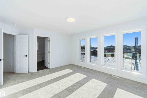 2211 4 Avenue, Edmonton, AB - Indoor Photo Showing Other Room