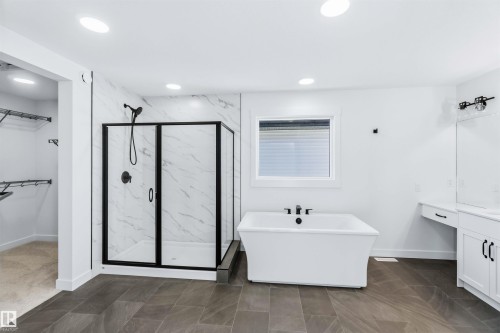 2211 4 Avenue, Edmonton, AB - Indoor Photo Showing Other Room