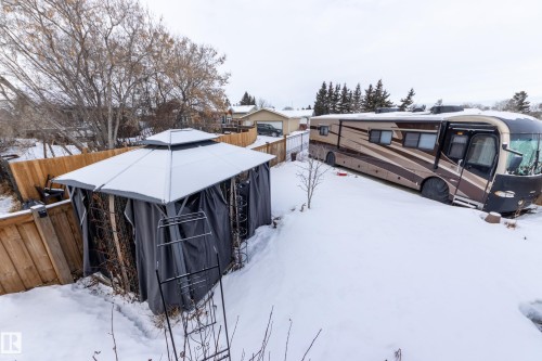 64 Maple Crescent, Gibbons, AB - Outdoor