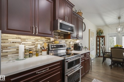 64 Maple Crescent, Gibbons, AB - Indoor Photo Showing Kitchen