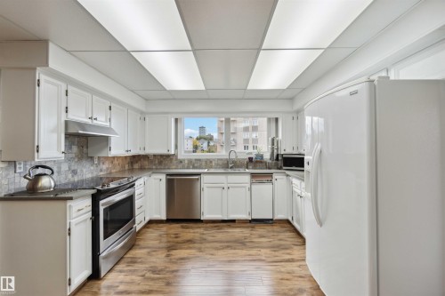 305 8707 107 Street, Edmonton, AB - Indoor Photo Showing Kitchen With Upgraded Kitchen
