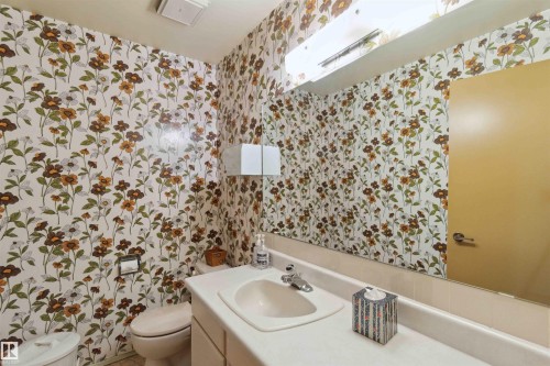 305 8707 107 Street, Edmonton, AB - Indoor Photo Showing Bathroom