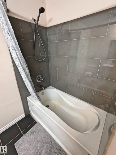5614 52 Avenue, St. Paul Town, AB - Indoor Photo Showing Bathroom