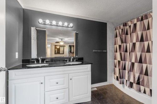 482 53222 Rge Rd 272, Rural Parkland County, AB - Indoor Photo Showing Bathroom