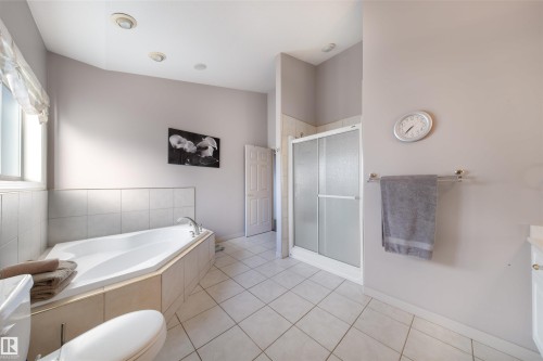 201 Erin Ridge Drive, St. Albert, AB - Indoor Photo Showing Bathroom