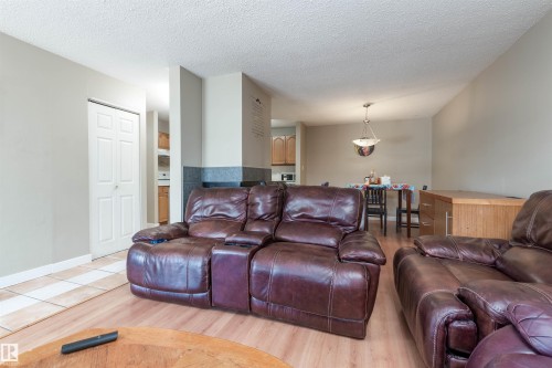 2031 Saddleback Road, Edmonton, AB - Indoor Photo Showing Living Room