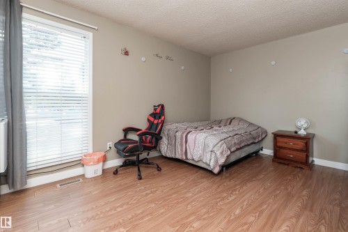 2031 Saddleback Road, Edmonton, AB - Indoor Photo Showing Bedroom