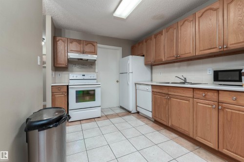 2031 Saddleback Road, Edmonton, AB - Indoor Photo Showing Kitchen