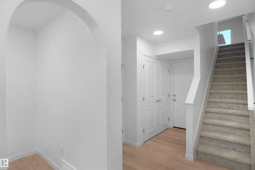 1 1215 Keswick Drive, Edmonton, AB - Indoor Photo Showing Other Room