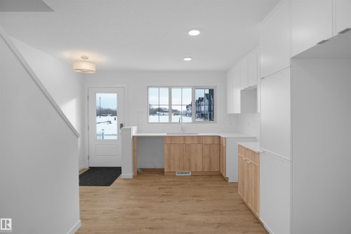 90 1430 Aster Way, Edmonton, AB - Indoor Photo Showing Other Room