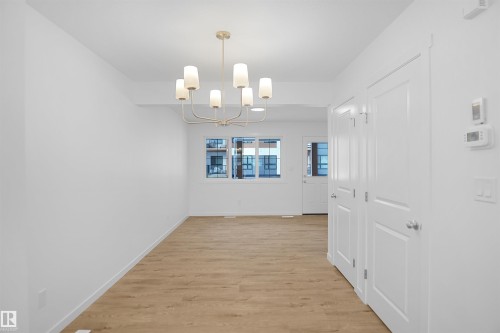 90 1430 Aster Way, Edmonton, AB - Indoor Photo Showing Other Room
