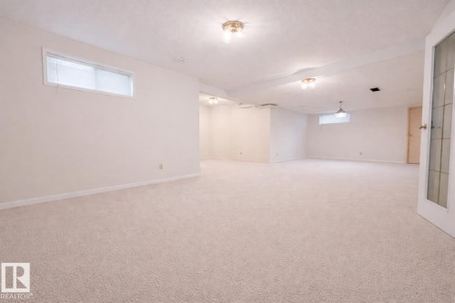 19011 92A Avenue, Edmonton, AB - Indoor