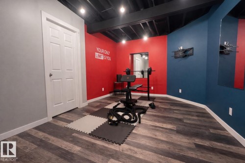 19011 92A Avenue, Edmonton, AB - Indoor Photo Showing Other Room