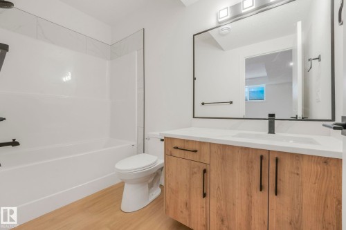 12206 63 Street, Edmonton, AB - Indoor Photo Showing Bathroom