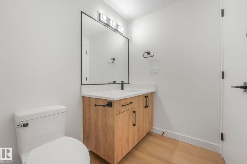12206 63 Street, Edmonton, AB - Indoor Photo Showing Bathroom