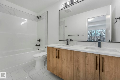 12206 63 Street, Edmonton, AB - Indoor Photo Showing Bathroom