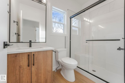 12206 63 Street, Edmonton, AB - Indoor Photo Showing Bathroom