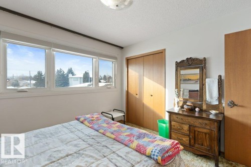 10511 74 Street, Edmonton, AB - Indoor Photo Showing Bedroom