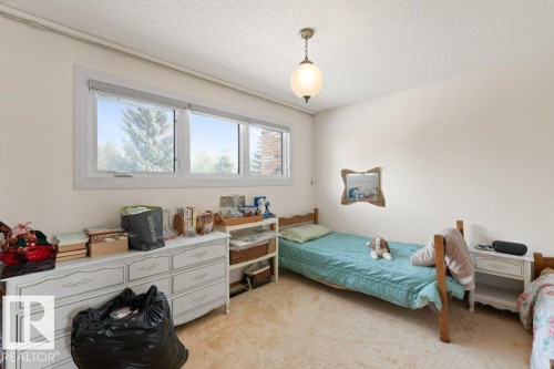 10511 74 Street, Edmonton, AB - Indoor Photo Showing Bedroom