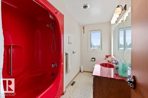 10511 74 Street, Edmonton, AB - Indoor Photo Showing Other Room