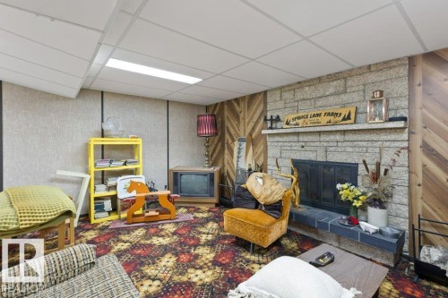 10511 74 Street, Edmonton, AB - Indoor With Fireplace