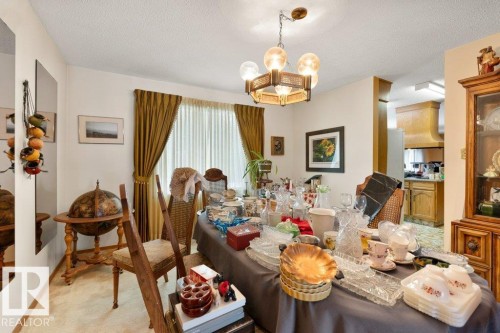 10511 74 Street, Edmonton, AB - Indoor Photo Showing Dining Room