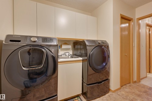 752 Wilkin Close, Edmonton, AB - Indoor Photo Showing Laundry Room
