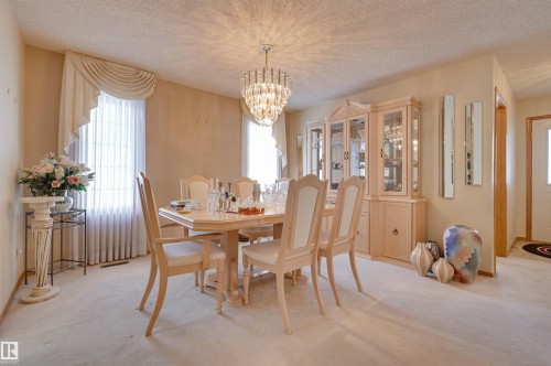 752 Wilkin Close, Edmonton, AB - Indoor Photo Showing Dining Room