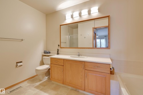 752 Wilkin Close, Edmonton, AB - Indoor Photo Showing Bathroom