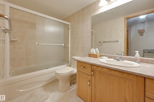 752 Wilkin Close, Edmonton, AB - Indoor Photo Showing Bathroom