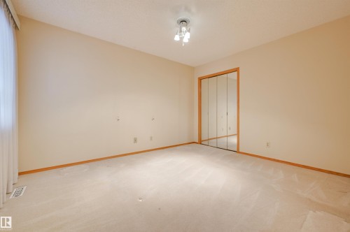 752 Wilkin Close, Edmonton, AB - Indoor Photo Showing Other Room