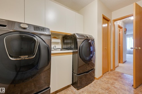 752 Wilkin Close, Edmonton, AB - Indoor Photo Showing Laundry Room