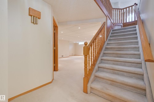 752 Wilkin Close, Edmonton, AB - Indoor Photo Showing Other Room