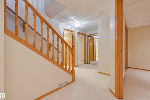 752 Wilkin Close, Edmonton, AB - Indoor Photo Showing Other Room