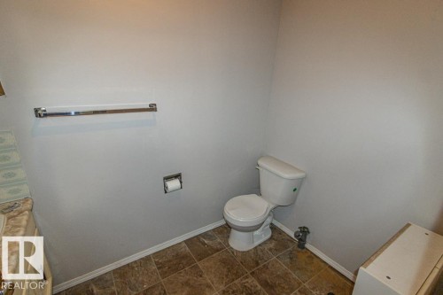 5006 51 St, Myrnam, AB - Indoor Photo Showing Bathroom