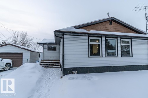 5006 51 St, Myrnam, AB - Outdoor