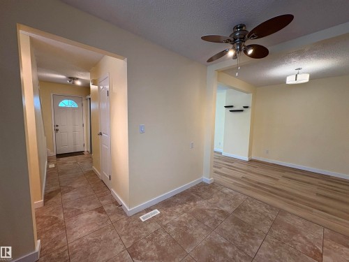 13279 47 Street, Edmonton, AB - Indoor Photo Showing Other Room