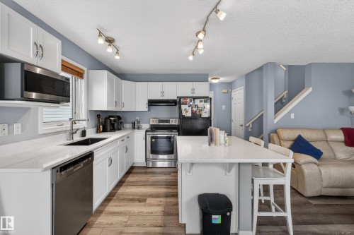 58 4350 23 Street, Edmonton, AB - Indoor Photo Showing Kitchen With Stainless Steel Kitchen