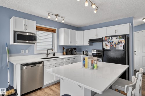 58 4350 23 Street, Edmonton, AB - Indoor Photo Showing Kitchen